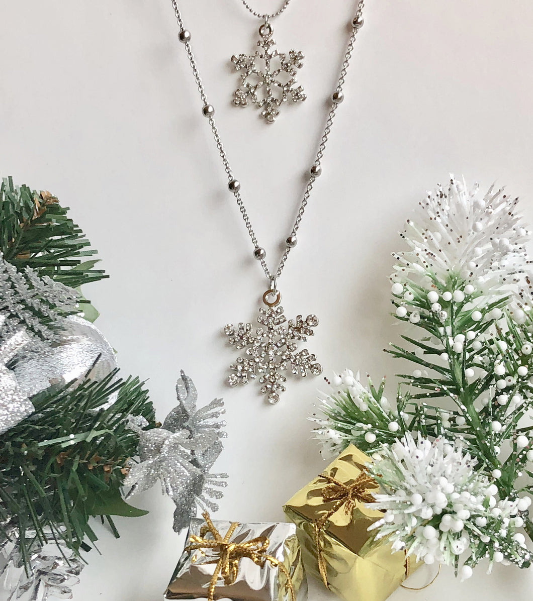 Double Snowflake Rhinestone Pendant and Chain Necklace Jewelry Gift in Silver